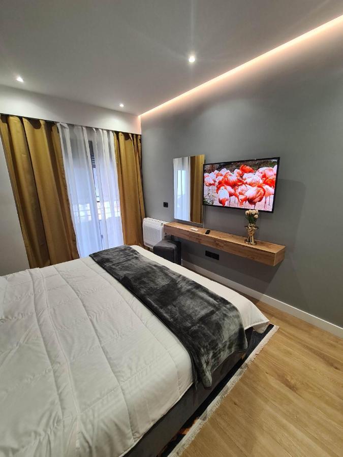 Grey Luxury Apartment Gjirokaster Ngoại thất bức ảnh