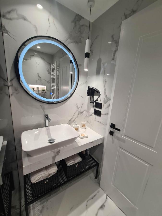 Grey Luxury Apartment Gjirokaster Ngoại thất bức ảnh